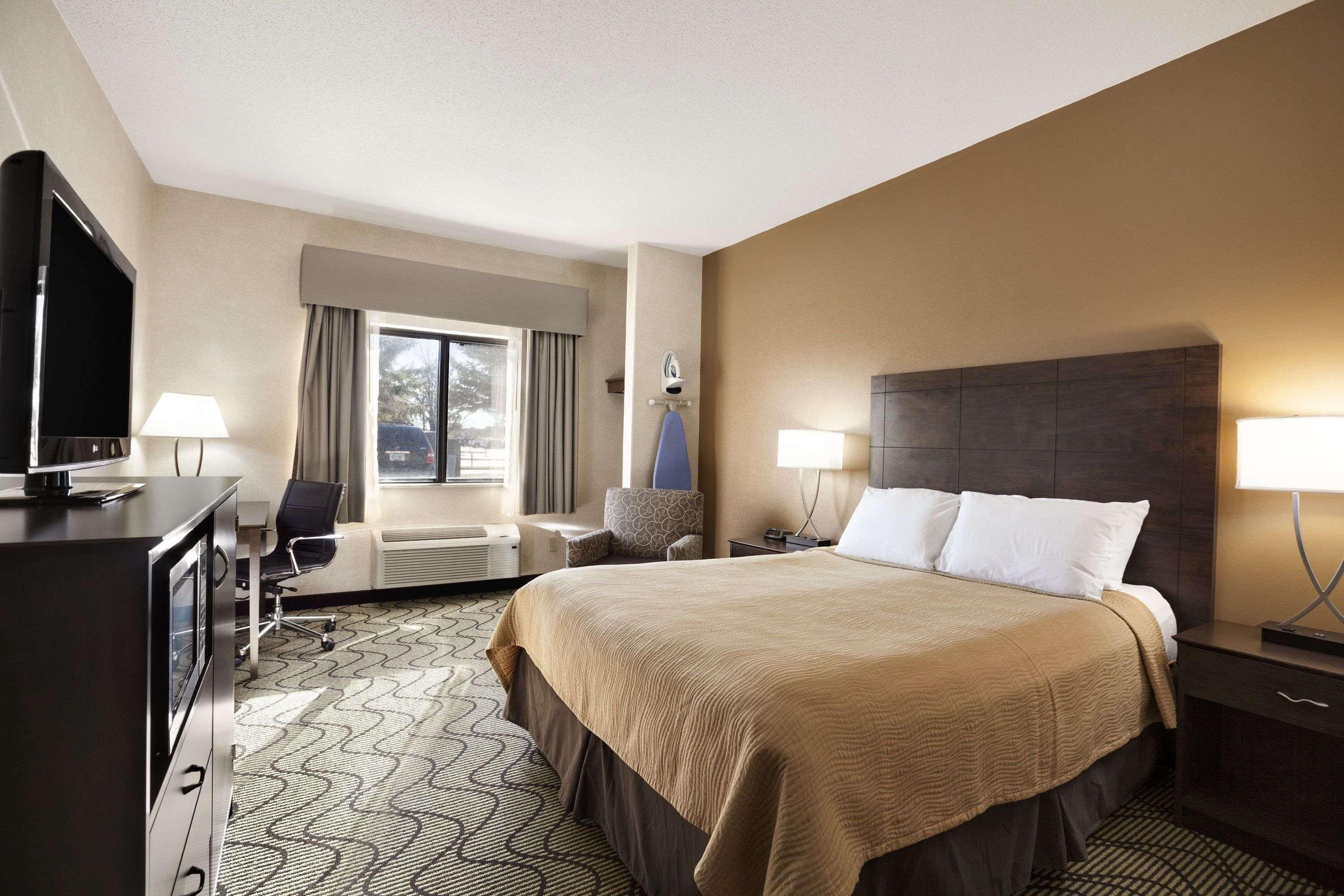 Days Inn By Wyndham Columbia Mall Grand Forks Exterior photo