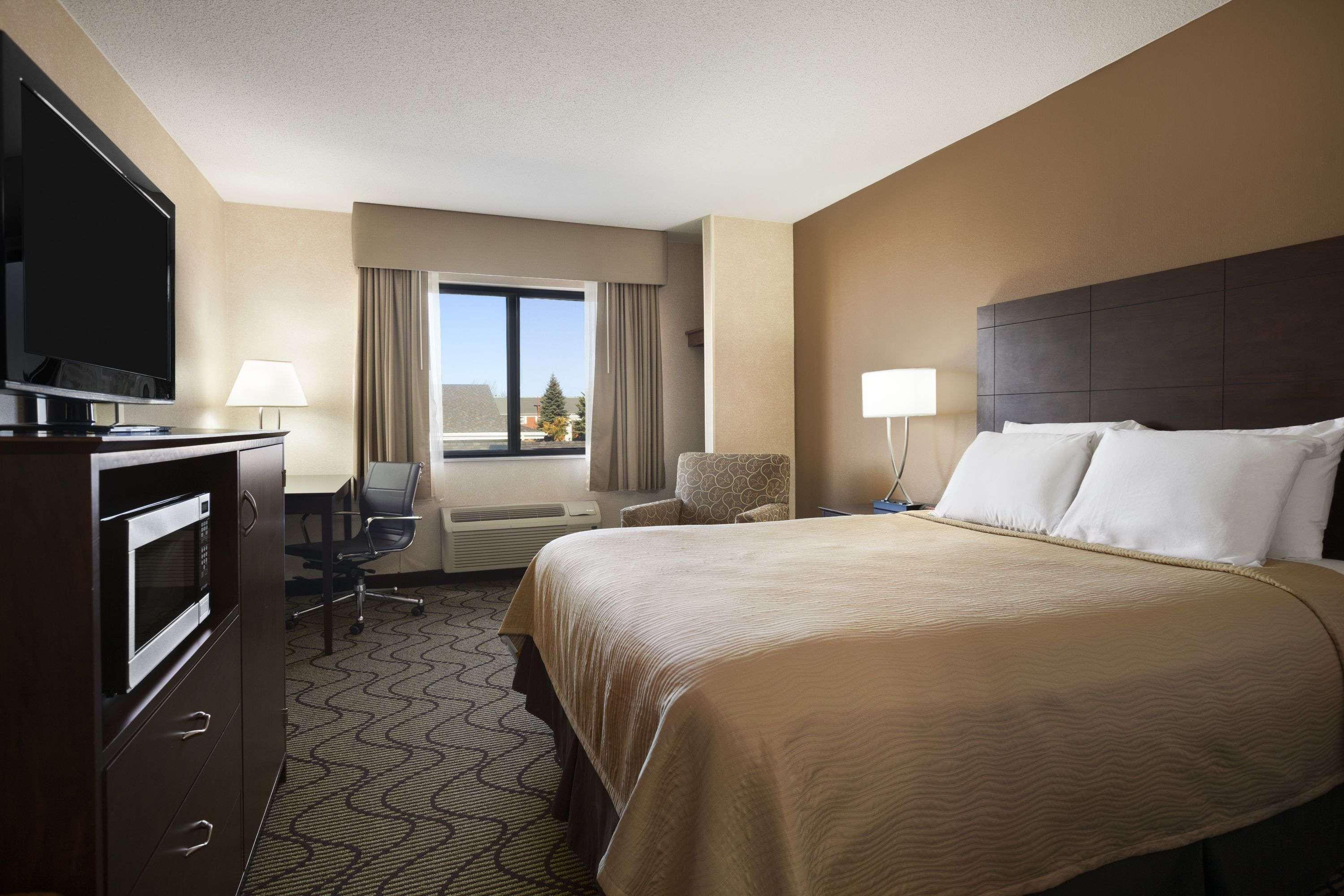 Days Inn By Wyndham Columbia Mall Grand Forks Exterior photo
