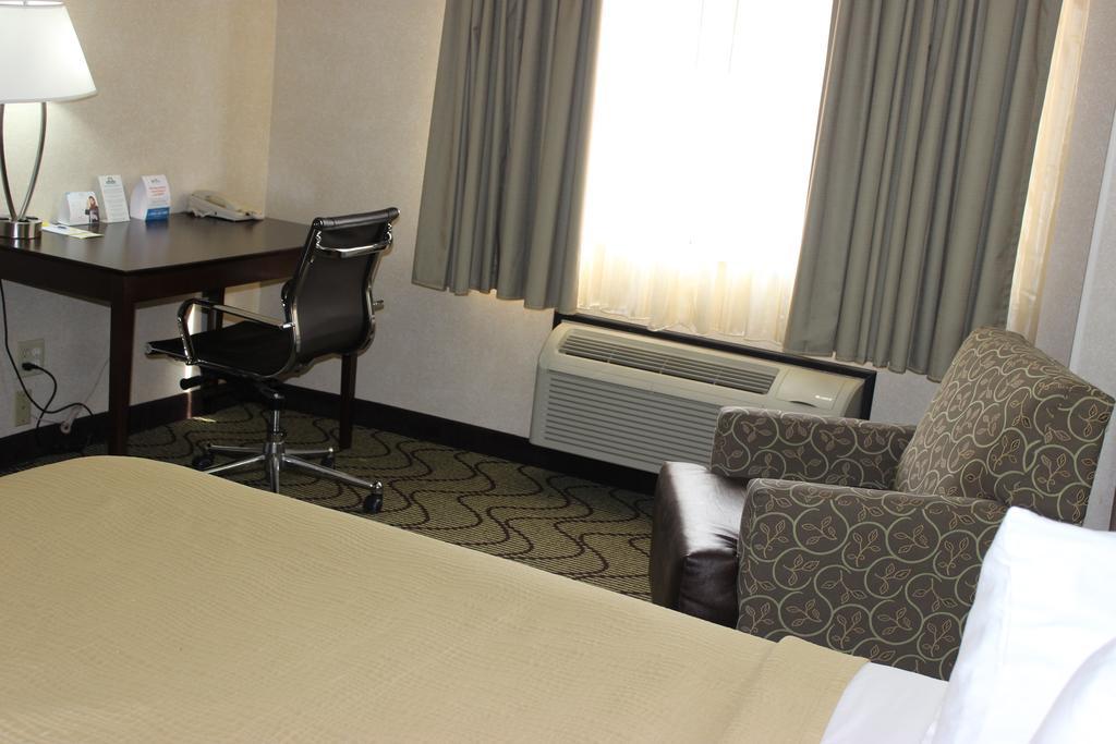 Days Inn By Wyndham Columbia Mall Grand Forks Exterior photo